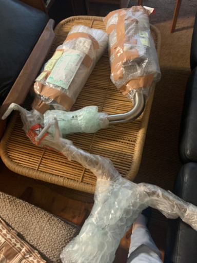 トヨタ　SAI 4本出しマフラー