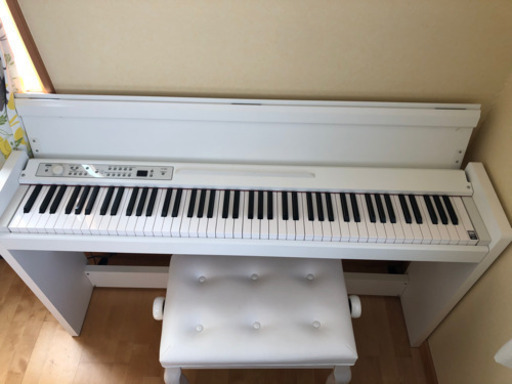 電子ピアノ　白　KORG