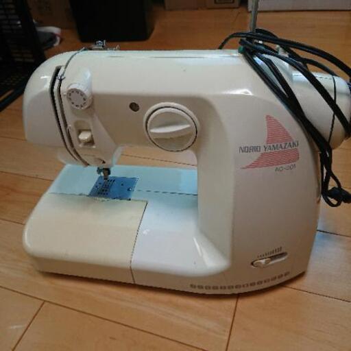 ヤマザキのミシンです。