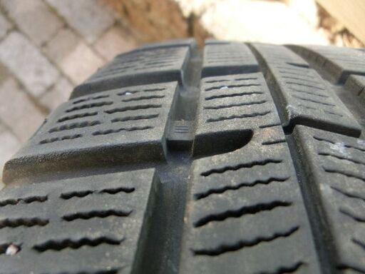 スタッドレスタイヤ（4本セット）（215/60Ｒ16）（ホンダ　ウェゼルで使用）（中古品）