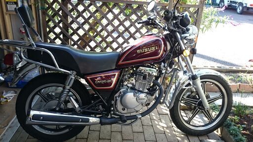 スズキ　GN125-2F
