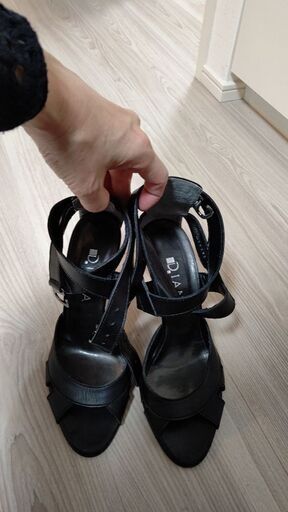 DIANA 黒　中古　24cm