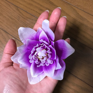 お花髪飾り！パールシャワー付き!!の画像