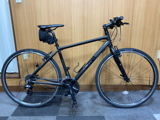 クロスバイク ブリヂストンCYLVA F24 3x8段変速 ライトとサドルバッグつき 中古