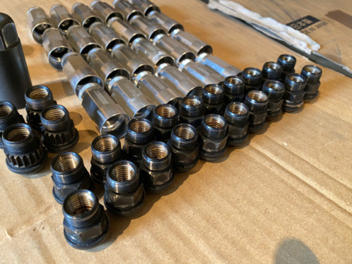 CRS  エセックス　ハイエース　2ピース　ホイールナット