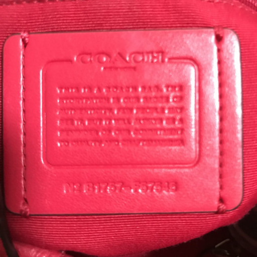 coach 赤いバッグ