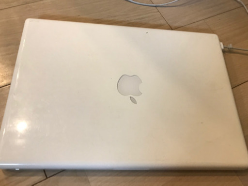 【決まりました】ノートパソコン　A1181   マック　通電確認のみ　ジャンク扱い