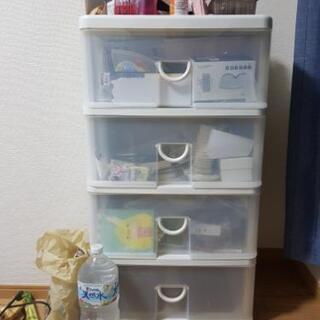 プラスチックタンス