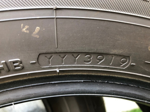 E51 215/65/R16 ❣️タイヤ❣️2019年製ほぼ未使用イボ付