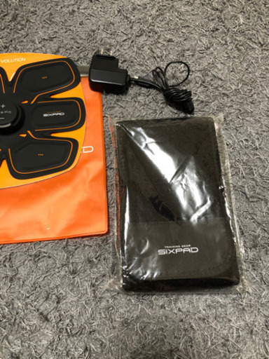 【美品・激安】シックスパッド 腹筋用 アブスフィット2 充電式 新品ジェルシート付き