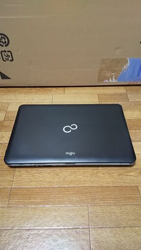富士通　第2世代Core i3搭載 メモリ　4G　HDD250G　CDDVD読み書き Wifi対応　大画面15.6インチ　テンキー　最