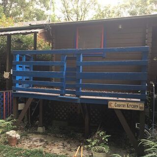 カントリー調のログハウス　津市白山町　緑に囲まれた別荘