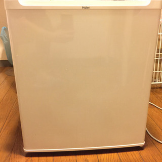 美品 2018年製 ハイアールミニ冷蔵庫 引取りのみでの画像