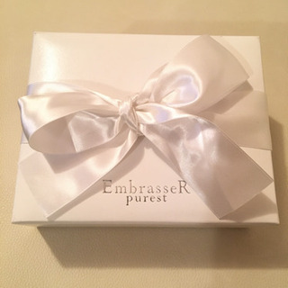 白の可愛い！リングピローの画像