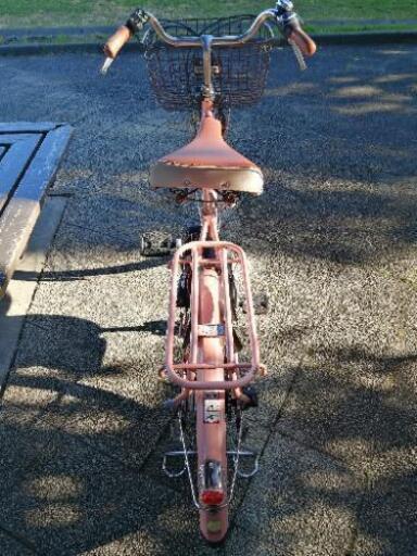 ていねいに、使ってました、傷はついていますがまあまあ綺麗です。