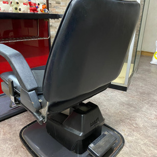 理美容用セット面椅子「タカラベルモント」20年以上使用
