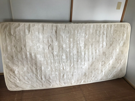 シングルベッド　マットレス付き