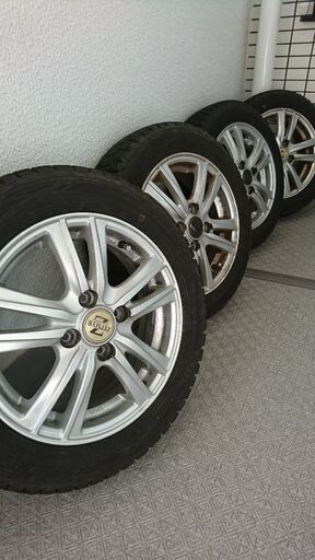 スタッドレスタイヤ(ホイール付き)売ります