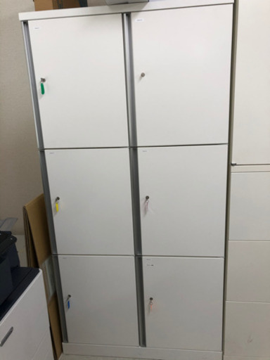 ロッカー　カギつき