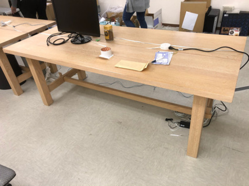 アクタス　テーブル