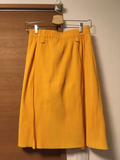 me ISSEY MIYAKE★イエロースカート