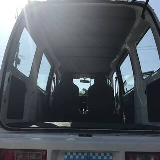 ■C955[カーズ大阪]【全国陸送10.000円～】27年サンバーバン！修復歴なし♪５速ＭＴ♪エアコン♪パワステ♪タイミングチェーン♪の画像