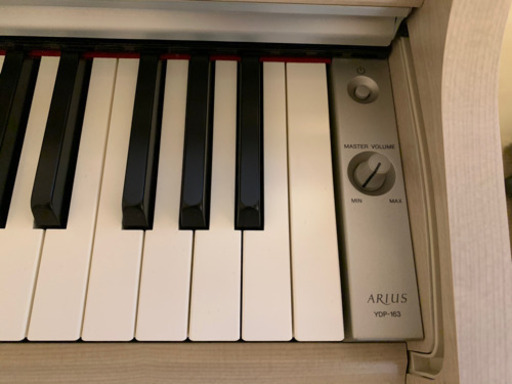 ヤマハ 電子ピアノARIUS ホワイトアッシュ調