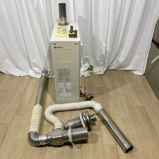 美品 旭川 2017年製 NORITZ ノーリツ 石油給湯器 ボイラー 圧力噴霧式 屋内用密閉式強制排気形 水道直結式 煙突付き 使用少なめ