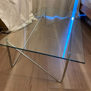 ガラステーブルの画像