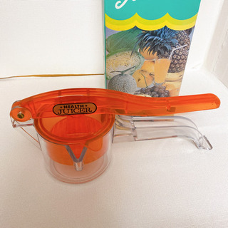 フルーツジュース　ジューサー
