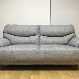 3人用布張りソファの画像
