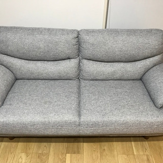 3人用布張りソファの画像