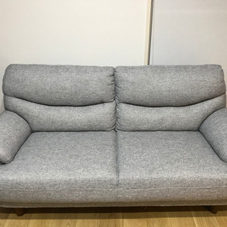 3人用布張りソファの画像