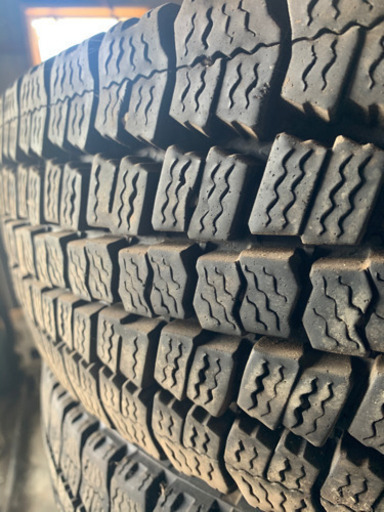 205/85/16 トラックタイヤ スタッドレス