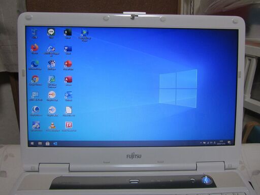富士通 FM-V　AH55/DC  Core i5  M480 デュアルコアCPU、15.6型液晶、Windows10 Home 64