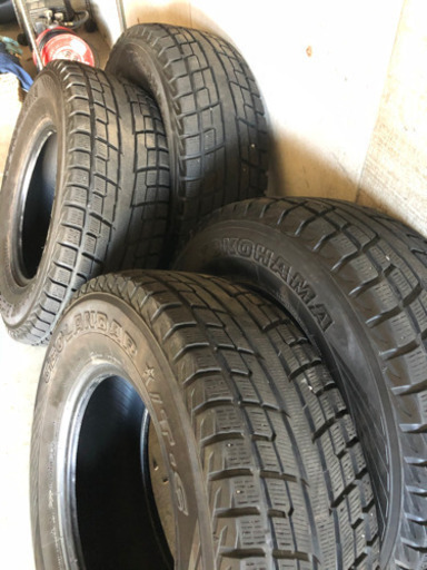YOKOHAMA！スタッドレスタイヤ　溝あり　265/70R16