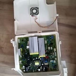 東芝ドラム式洗濯機 ZABOON（ザブーン）TW-Z9500のメイン基板【直接受渡のみ】の画像