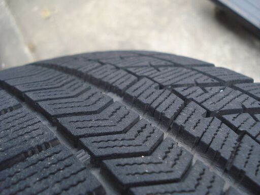 15インチ ブリヂストン175/65R15　コンパクト車用　スタッドレスアルミセット中古