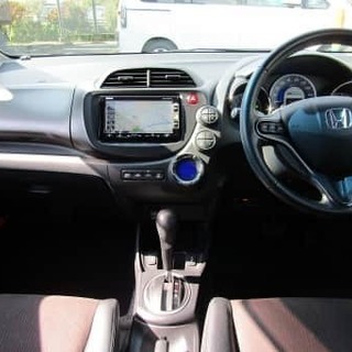 はじめてのお車にいかが？テレビも見れてバックカメラもついてるフィット( *´艸｀)の画像