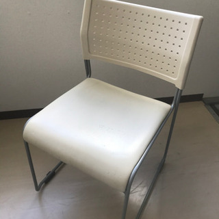 スタッキングチェア　6脚セットで差し上げます