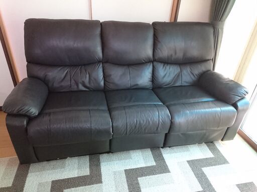 価格交渉応じます!　ニトリの電動リクライニングソファー