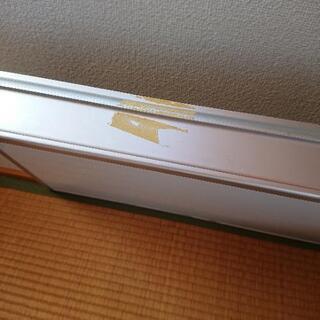 コクヨ ホワイトボード  60×46  黒、赤マーカー付きの画像