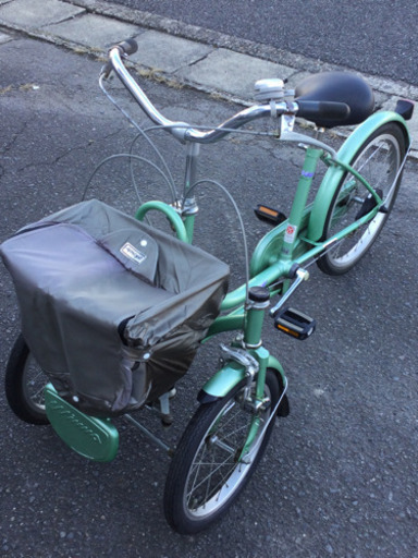 中古　　三輪自転車　前2輪　ブリヂストン　前ニ輪16✖️1.75   後輪　20✖️1.75   前　16インチ　後　20インチ　防犯