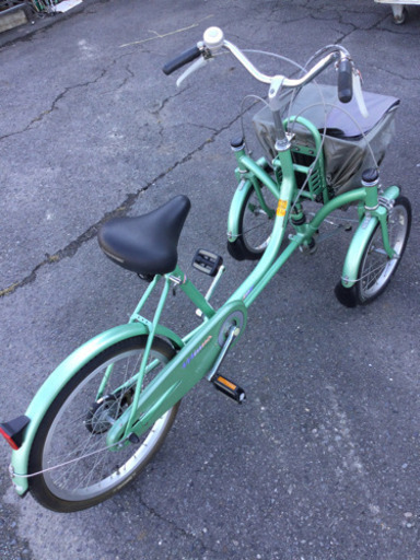 中古　　三輪自転車　前2輪　ブリヂストン　前ニ輪16✖️1.75   後輪　20✖️1.75   前　16インチ　後　20インチ　防犯