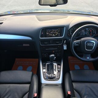 アウディ Q53.2 FSI クワトロ Sラインパッケージ 4WD　本革シートETCナビ バック カメラTV 禁煙車の画像