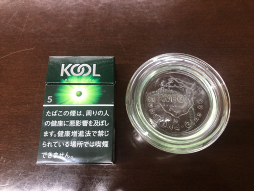 ドイツ製蓋付きの可愛い瓶(未使用) ドイツ製 フタ付き古いガラスボトル ヴィンテージ花瓶