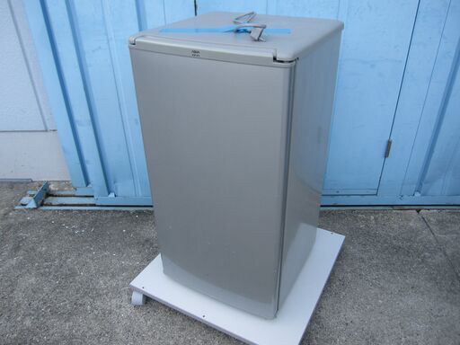 ワンドア冷蔵庫　2015年製　75Ｌ　AQR-81C(S)形