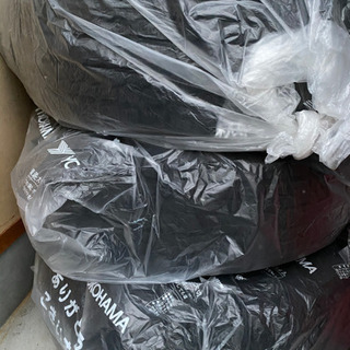 スタッドレスタイヤ4本(ホイル付き)の画像