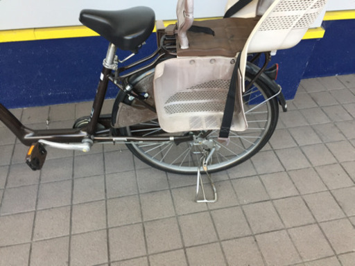 取りに来れる方限定！　BRIDGESTONE(ブリヂストン)の子供乗せ付自転車です!