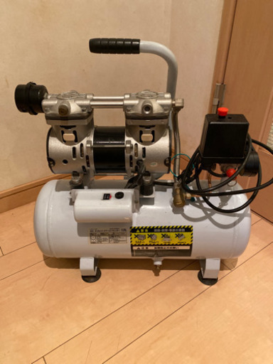 オイルレス　エアーコンプレッサー13L